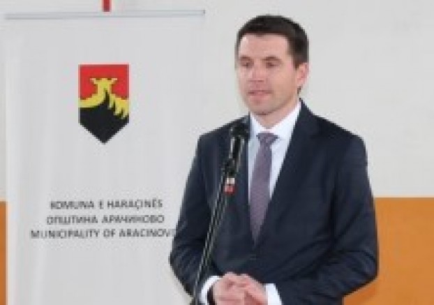 Araçinova Belediye Başkanı yerel hizmetleri durdu