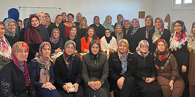 İskeçeli Türk Kadınların Elmalı kurs buluşması