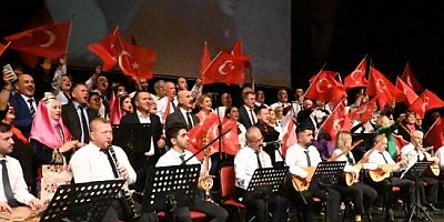 İzmit Batı Trakyalılardan ‘Atatürk’ün Sevdiği Türküler’ konserinde çoşku