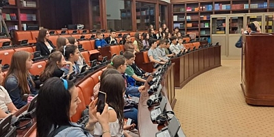 Teartse ilkokulu öğrencileri Beycan İlyas'la Mecliste