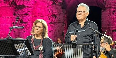 Zülfü Livaneli ve Maria Faranduri konserde