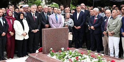 Batı Trakya Türklerinin şehit lideri Dr.Sadık Ahmet kabri başında anıldı