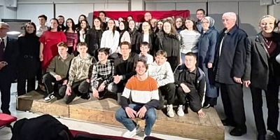 Mucize Tiyatrosu Genç Ekibi, Genç Akademisyenler Topluluğu alkışlandı