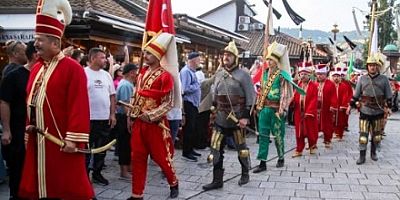 Saraybosna Başçarşıda Mehter kös vurdu